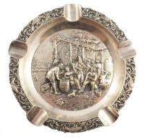 Életkép jelenetes ezüstözött hamuzó, d: 12,5 cm