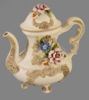 Capodimonte porcelán teás kanna. Kézzel festett, jelzett, a rózsán kis lepattanással 30 cm