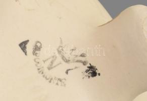 Capodimonte porcelán teás kanna. Kézzel festett, jelzett, a rózsán kis lepattanással 30 cm