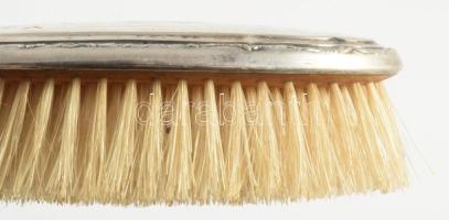 Ezüst (Ag) borítású kefe, jelzett, h: 19,5 cm