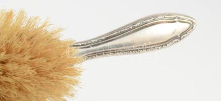 Ezüst (Ag) borítású kefe, jelzett, h: 19,5 cm