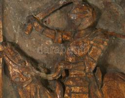 Csatajelenet. Faragott fa, aranyozott, XIX. sz. 36x37 cm / 

Battle scene. Carved wood, gilded, 19...