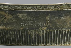 Ezüst (Ag) kínáló, pereménél kis repedéssel. Jelzett, német hold korona jelzés, 800 ezrelékes ezüst,...