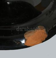 Bertalan Korond 1942 váza, táncoló pár díszítéssel, sérüléssel, m: 19 cm