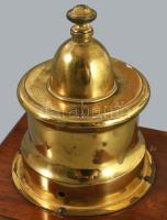 Szivargyújtó az elektromosság hőskorából. Elektromos szivargyújtó. Réz, porcelán betéttel, fa házzal...