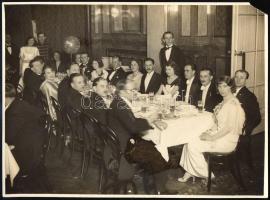 1935 Felvidéki Bál a Gellért Szállóban, hátoldalon pecséttel jelzett fotó Schäffer műterméből, sarokhiánnyal, 17×23,5 cm