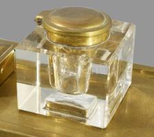 cca 1910/20 Német jugendstil asztali tintatartó és bélyegtartó szett, alpakka, kristály üvegekkel, s...