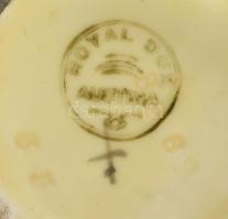 Royal Dux szecessziós váza, palsztikus növénymintás díszítéssel, jelzett, sérüléssel, m:11 cm