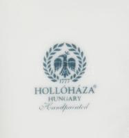 Hollóházi labdarúgó figura, magyar nemzeti mezben, jelzett, hibátlan, m: 27 cm