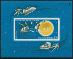 1965 Az űrkutatás eredményei vágott blokk (4.000)
