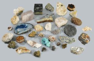 Doboznyi sokdarabos vegyes ásvány tétel, jó darabokkal, átnézésre érdemes!