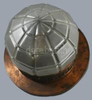 cca 1910/1920 Jugendstil bécsi mennyezeti lámpa, rézlemez, savmaratott üvegbúrával, minimális kopott...