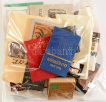 Vegyes minikönyv tétel: Az angyal, Kovács Margit kiskönyve, Pest megyei műemlékek, Internacionálé, Csepel, stb.. Változó kötésben, jó állapotban.