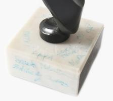 2000 Az Ifjúsági vízilabda bajnok csapat tagjainak a KSI csapat tagjai által aláírt díj. Dömötör Zol...