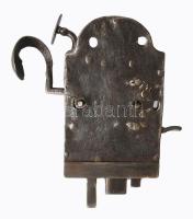 Kapuzár kulccsal. 19. sz., magyar, vas, 23x18 cm