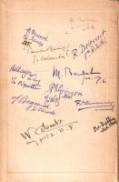 Chansonnier des Zofingiens de la Suisse romande. (A zofingeni svájci hazafias diáktestvériség francia nyelvű daloskönyve, a diáktestvériség aktuális tagsága néhány tagjának aláírásával.) Lausanne, 1910. Georges Bridel & Cie. VII + [1] + 151 + [1] p. A napóleoni idők megszállt német területein számos helyen alakultak diákszövetségek, melyek egyszerre képviseltek hazafias és politikai gondolatokat, közösségi kötődést az adott iskolához, illetve idővel generációkon átívelő érdekképviseletet. A német diáktestvériségek mintájára az 1810-es évektől Közép-Európa-szerte alakultak hasonló hazafias diákszervezetek, így Svájcban is, ahol 1819-ben alakult meg a Zofingeni Diáktestvériség. Egyetlen országon belül természetesen bőségesen virágoztak különféle diáktestvériségek, melyek között akár éles rivalizálás is folyt, amely akár tettlegességig is fokozódott. A Zofingeni Diáktestvériség, a legrégebbi svájci Bruderschaft (jóllehet hazafiasságában és konzervatív mivoltában osztozott a legtöbb diákegylettel) maga nem tartozik a kimondottan elitista, kimondottan bezárkózó és harcias szellemű testvériségek közé, tevékenysége a svájci mivolt, a svájci és diákhagyományok magasztalásában merült ki. Miként kottákkal gazdagon kísért énekeskönyvünkből kiderül, a diáktestvériségnek különösen nagy muzikális hagyományai vannak, gyűléseiken, közösségi alkalmaikon Svájc szabadságának, egységének és havasi hagyományainak fontosságát megjelenítő dalok hangzottak el. Daloskönyvünk énekeinek túlnyomó része francia nyelvű, egy része annak ellenére katolikus szellemet tükröz, hogy a Zofingeni Testvériség elviekben szigorú felekezeti kötődést nem ismer. A francia anyagon kívül kötetünk második részében néhány svájci német dal is található. A Zofingeni Daloskönyv első kiadása 1866-ban jelent meg, példányunk a mű új, bővített, 1910. évi kiadásából való. Az első előzéken a testvériség néhány aktuális tagjának saját kezű aláírásával, az aláírás mellett a testvériségen belüli szekció (Rikiki, Piquette, Seuex) feltüntetésével. Az első előzéken tulajdonosi bejegyzés (Pierre Aartina teológus hallgató), valamint a Zofingeni Testvériség néhány tagjának aláírása: R. Duiret (Duivel), F. Bolena, Paul Runolf, R. Desselert, Bulayor, M. Baudat, Phlyvin, Borgeaud és M. Orelli. Aranyozott, enyhén kopott, enyhén elszíneződött kiadói vászonkötésben. Jó példány.