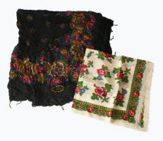 2 darab kendő, közte fekete rózsás Cashmina, 115x115 cm, 62x62 cm