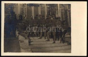1918 Juzovka (ma Donyeck), Ukrajna, a 134. gyalogezred tisztikara, a hátoldalon feliratozott fotólap, 9x14 cm