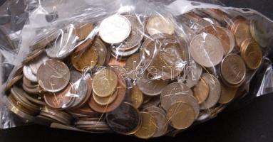 1kg vegyes világ tétel T:vegyes