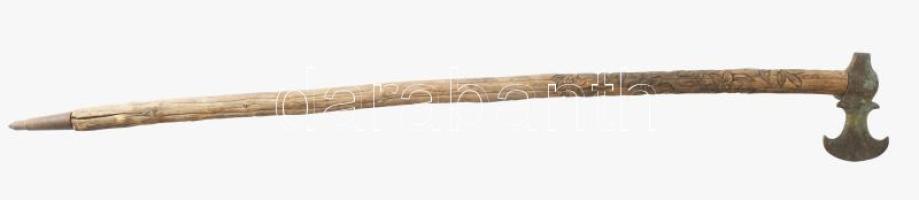 cca 1880 Sétabot, balta véggel, faragott fa, h: 68 cm