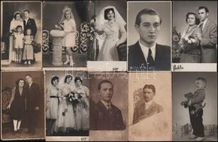 20 db fotólap, párok, portrék, gyerekek, közte sok jelzett műteremből, pl.: Pastéka, Gracza, Király, Irisz, Gulyás, stb., 14×9 cm