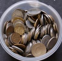 1,4kg vegyes világ tétel T:vegyes