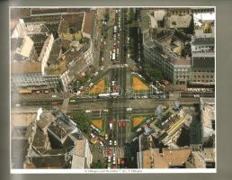 Budapest Plein Air. (Tímár Péter fotóművész légifotó-albuma.) [Dedikált.]
Budapest, (1998). (Intera...