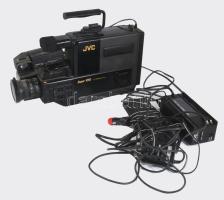 JVC GF-S1000H Super VHS kamera, tartozékokkal, dobozában.