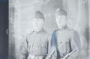 cca 1940 Katonaportrék, 4 db üvegnegatív, 15x10 cm