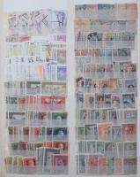Vegyes külföldi bélyegek 2 db A4-es rendező berakóban, kb 13-15.000 db bélyeg
