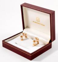 Fülbevaló pár, 18k arany (Au) , gyöngyökkel ékítve, Jelzett, magyar fémjellel. 11,66 g d: 24 mm