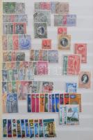 Összeállítás vegyes modern és régi külföldi bélyegekből postatisztákkal, sorokkal A4-es berakóban