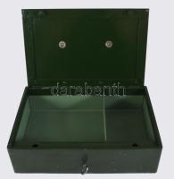 Masszív vas kazetta, kulccsal, működő zárral, 20x30 cm