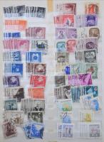 Románia több példányos készlet, kb 6-8.000 db bélyeg nagy berakóban