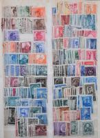 Románia több példányos készlet, kb 6-8.000 db bélyeg nagy berakóban