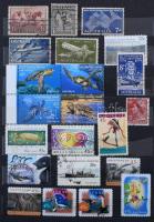 Ausztrália és környéke, sok száz modern képes bélyeg 12 lapos közepes berakóban