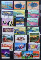 Ausztrália és környéke, sok száz modern képes bélyeg 12 lapos közepes berakóban