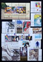 Izrael postatiszta gyűjteményrész a 2003-2010-es évekből 10 különféle blokk, 121 klf bélyeg, magas katalógusérték. Hozzá 4 különféle füzet, 1951 Hivatalos és 1949 és 1952 Tabos portó sorok (EUR 170.-) + régebbi bélyegzett anyag. Magas katalógusérték, nehezen hozzáférhető kiadások! 12 lapos Philux A4-es berakóban