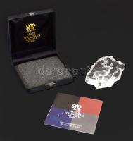 Mats Jonasson (svéd, 1945-): Ólomkristály asztaldísz, szarvas díszítéssel, dobozában, jelzett, hibátlan, 6x7,5 cm