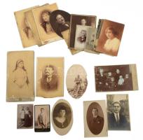21 db vizitkártya fotó és papírkép, magyar fotósok műtermeiből