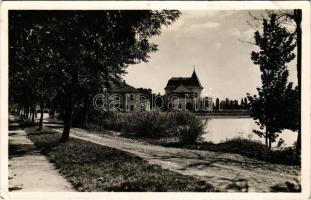 Révfülöp, Parti sétány, Kaszinó épület és kultúrház, villa (EB)