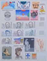 Franciaország kis tétel 6 lapos közepes berakóban, közte kevés 1960 előtti bélyeg, valamint kb 180 Frank névértékű modern anyag 2 db blokkal