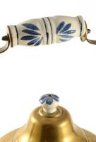 Óriás teáskanna. Réz, porcelán fotóval, fa állvánnyal. 72 cm