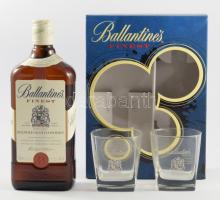 Ballantine's whiskey, 0,7l, 40%, 2 pohárral, díszdobozban.