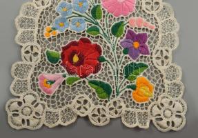 Kalocsai mintás hímzett terítő csipke 60x24 cm