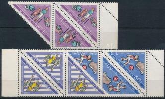 1964 Közlekedjünk szabályosan sor 3-as ívszéli összefüggésekben, fordított párokkal, az 1Ft értékeken a lila szín eltolódásával