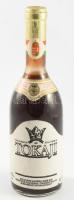 1983 Tokaji bor,(szamorodni?), bontatlan palack fehérbor, elütő címkével (pótolt?), 0,5l