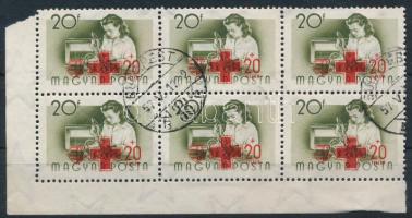 1957 Vöröskereszt (IV.) 20+20f ívsarki hatostömb lefelé csúszott felülnyomattal, a 4. és 6. bélyegen kettősnyomat (a kereszt alja)