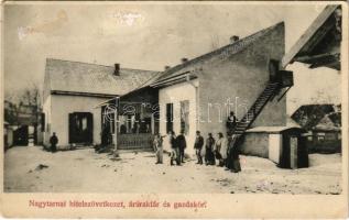 Nagytarna, Tarna Mare; Máramarosi megyei Hitelszövetkezet fiókja, áruraktár és gazdakör télen / credit union, warehouse, farmers' union in winter (kis szakadás / small tear)