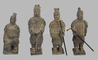 Kínai Agyaghadsereg 5 darabos kerámia másolat szett, m. 13 cm alatt